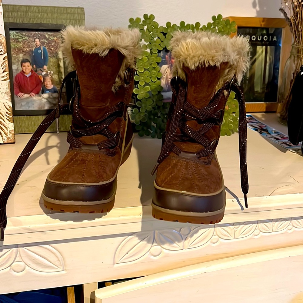 COPY - Sorel snow boots